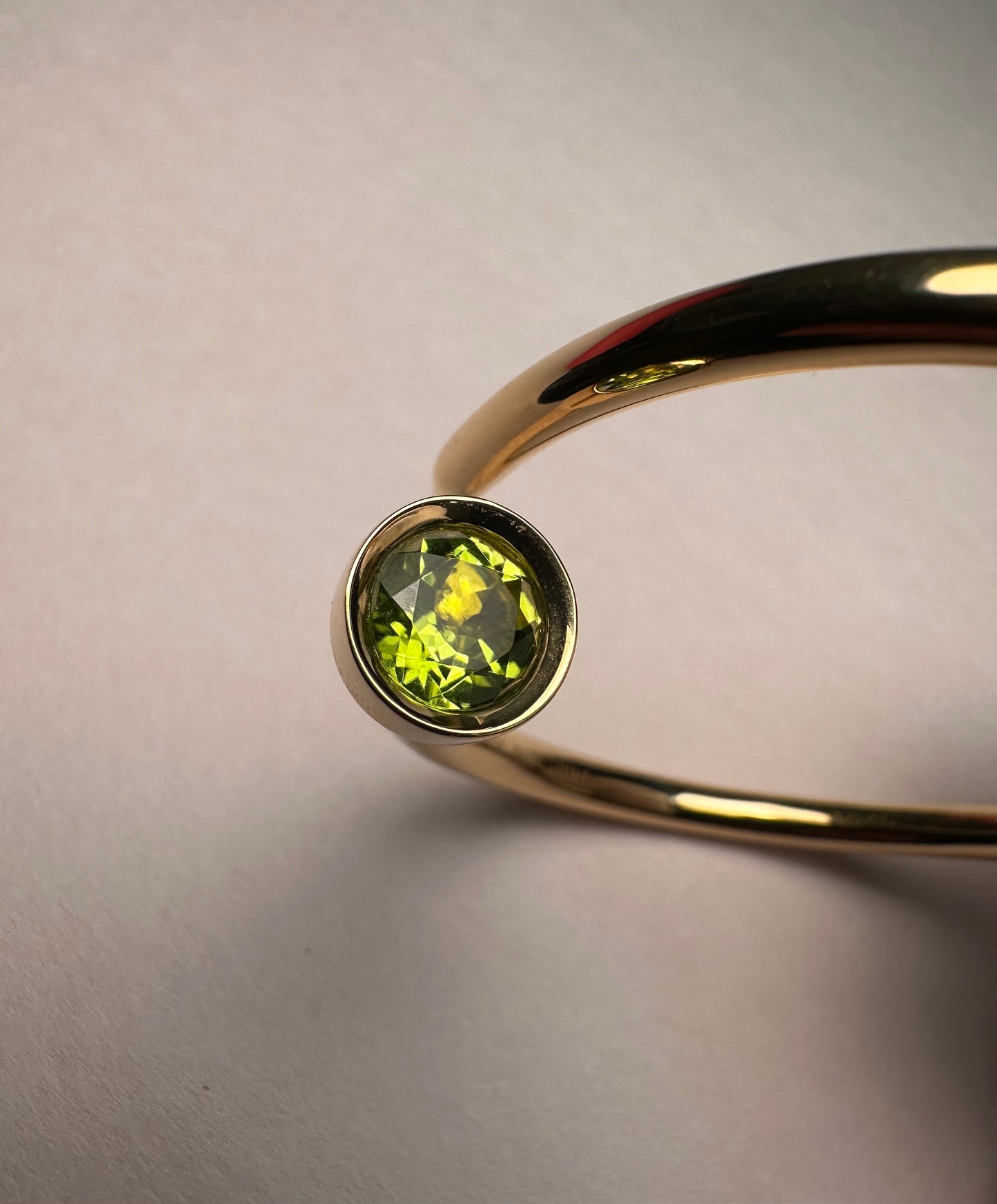 Bracelet en or avec tee de golf TESAI (BRACELET001)