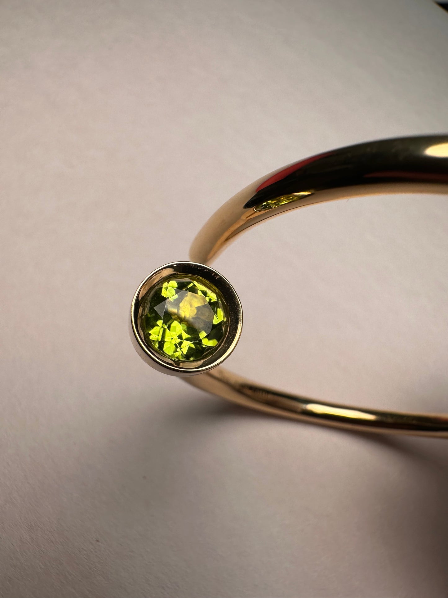 Bracelet en or avec tee de golf TESAI (BRACELET001)